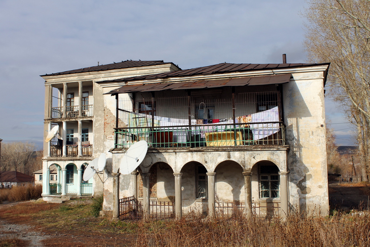 Белоусовка, Улица Суворова, 4