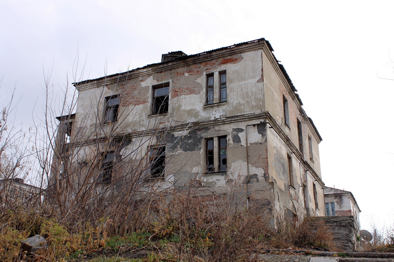 Белоусовка, Улица Суворова, 6