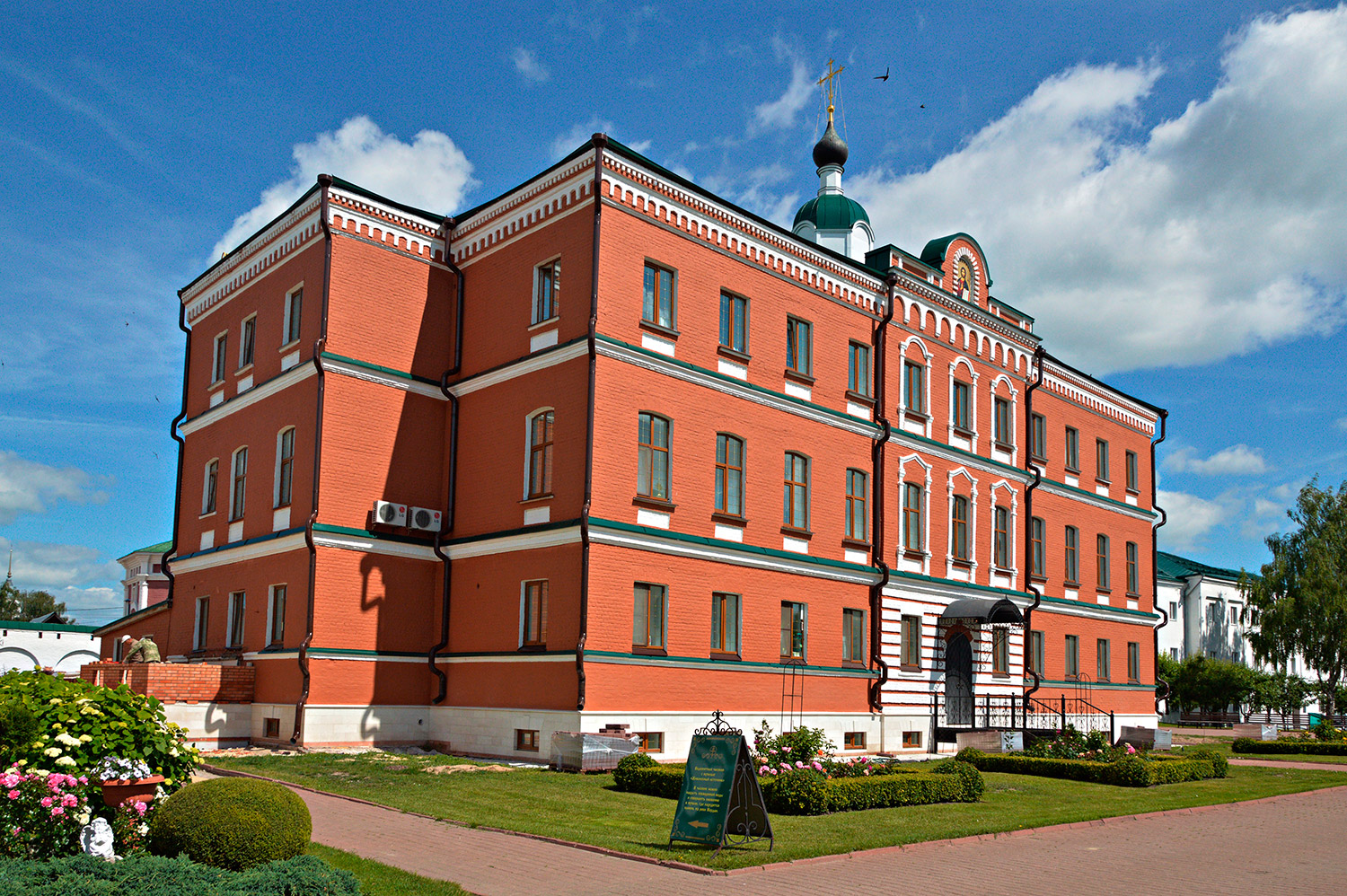 Муром, Улица Лакина, 1А (Братский корпус)