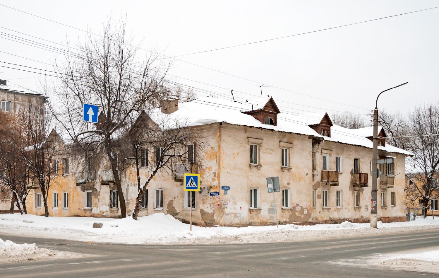 Уфа, Кольцевая улица, 107 / Улица Короленко, 12