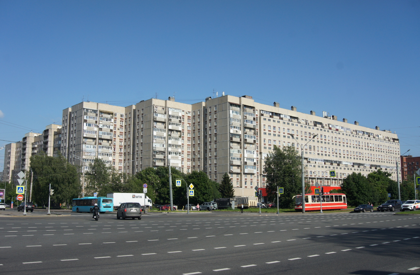 Санкт-Петербург, Выборгское шоссе, 7 корп. 1; Выборгское шоссе, 9 корп. 1