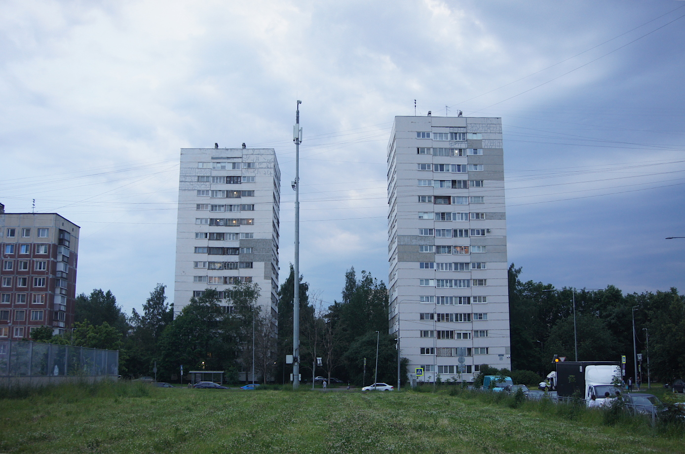 Санкт-Петербург, Поэтический бульвар, 19; Поэтический бульвар, 17