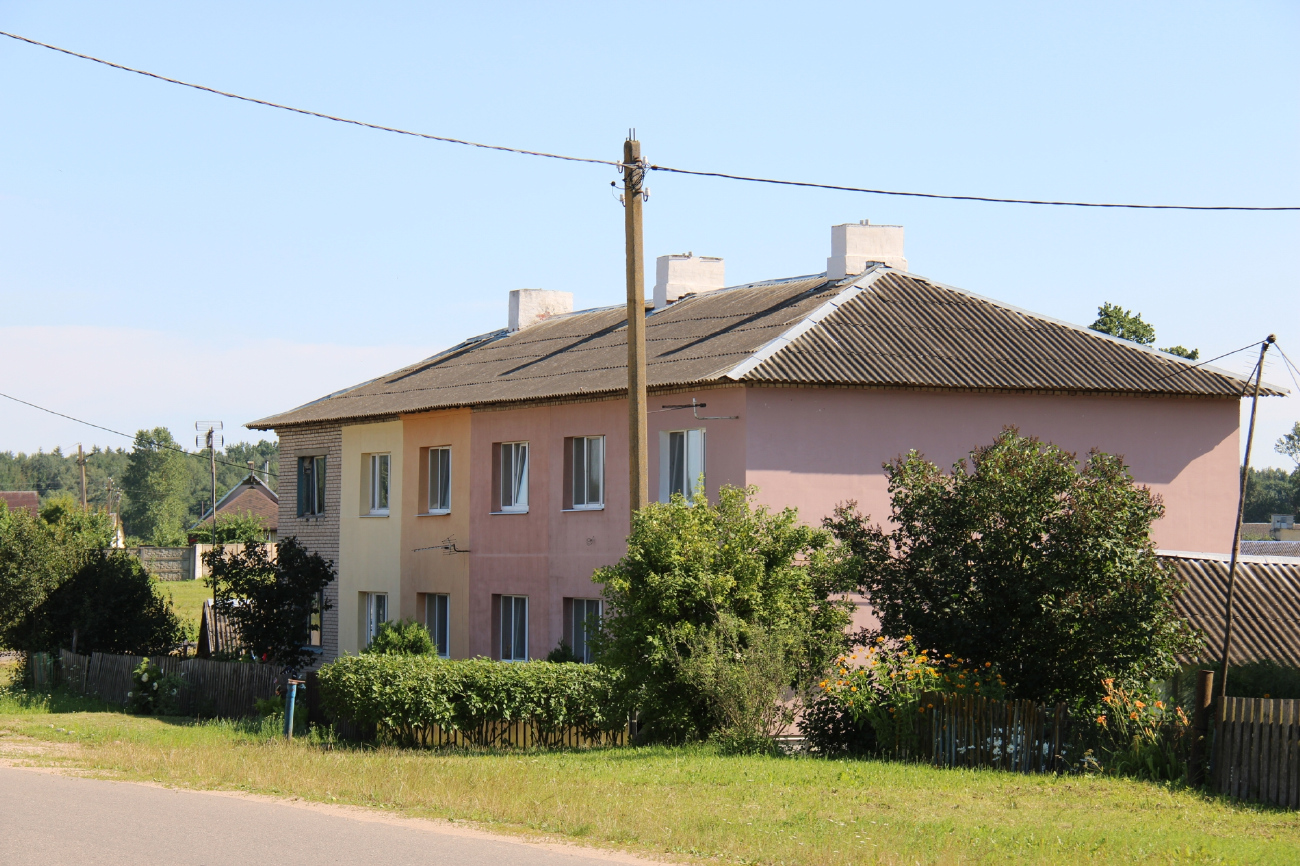 Логойский район, прочие н. п., Комсомолец, Комсомольская улица, 1