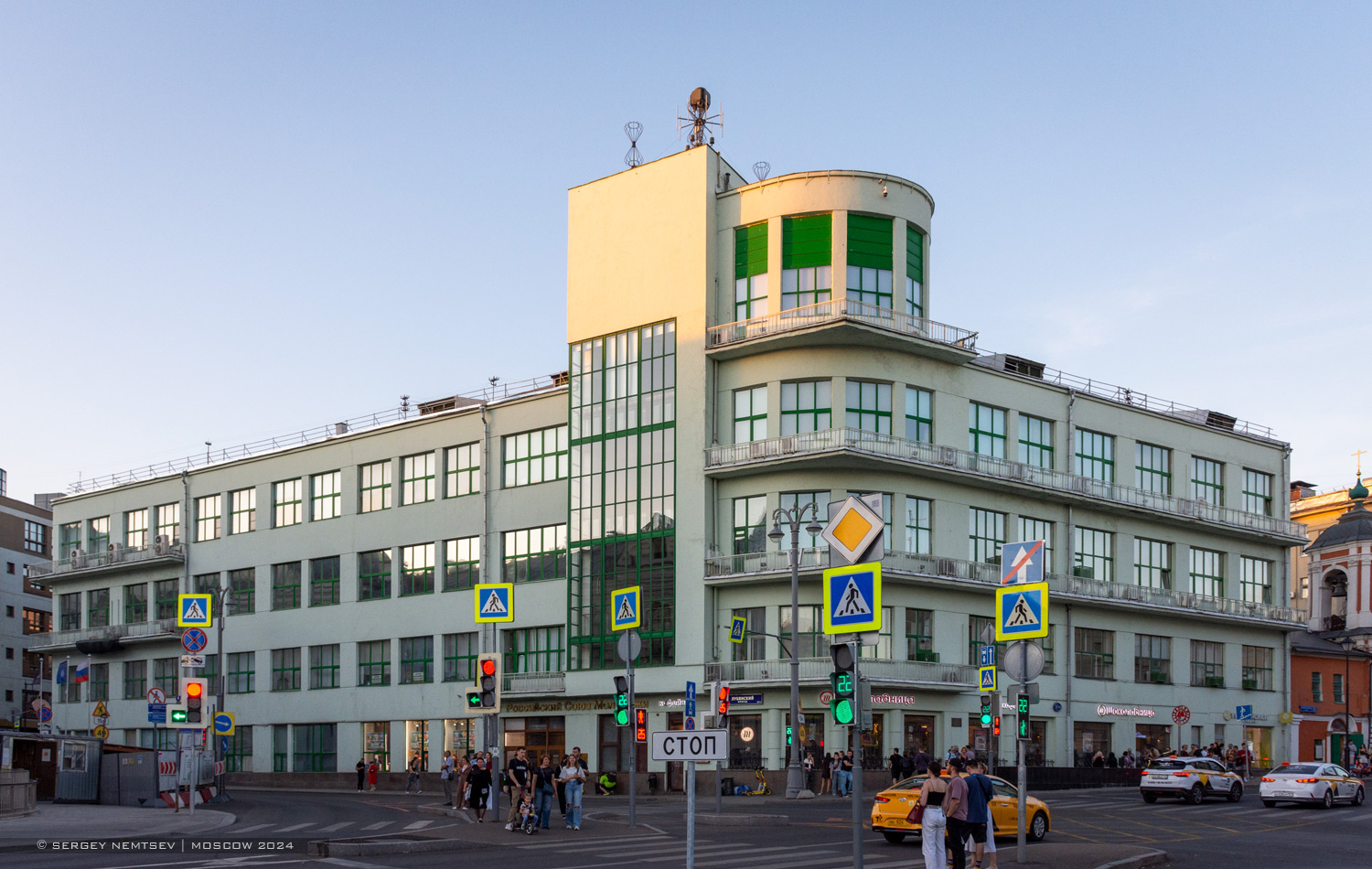 Москва, Улица Маросейка, 3 / Лубянский проезд, 13