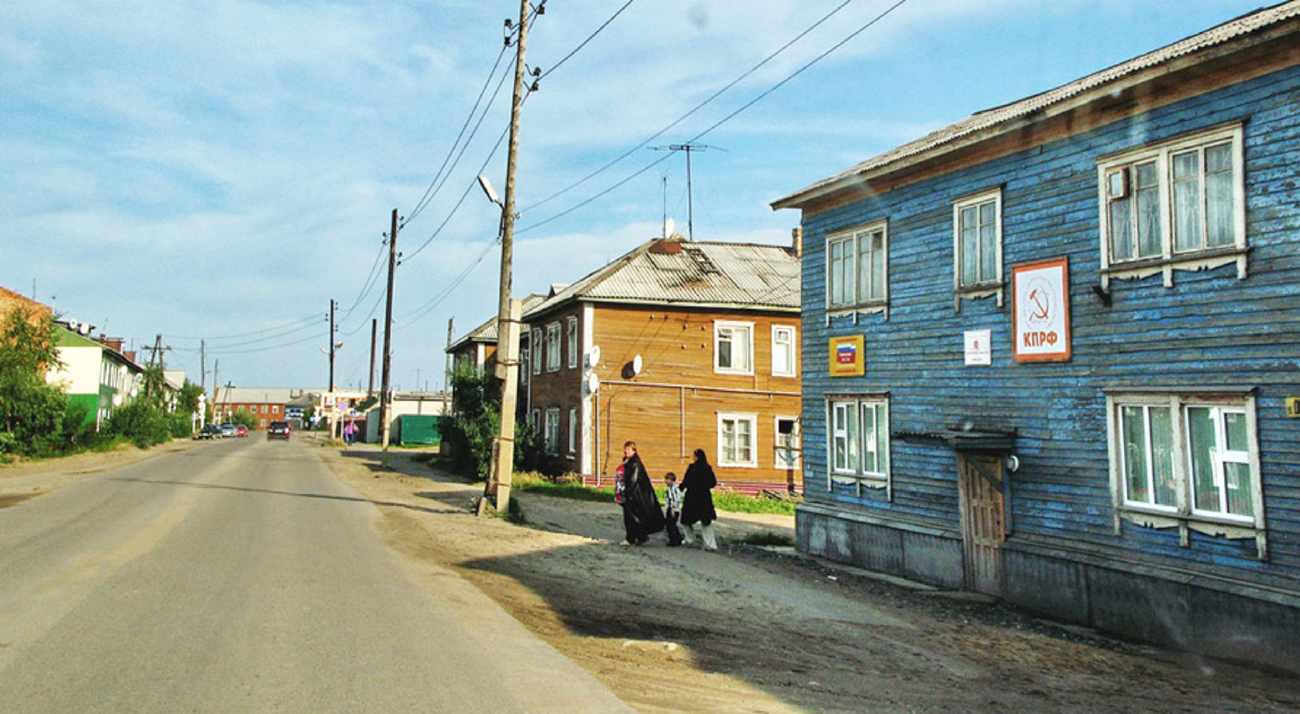 Naryan-Mar, Октябрьская улица, 32; Октябрьская улица, 34