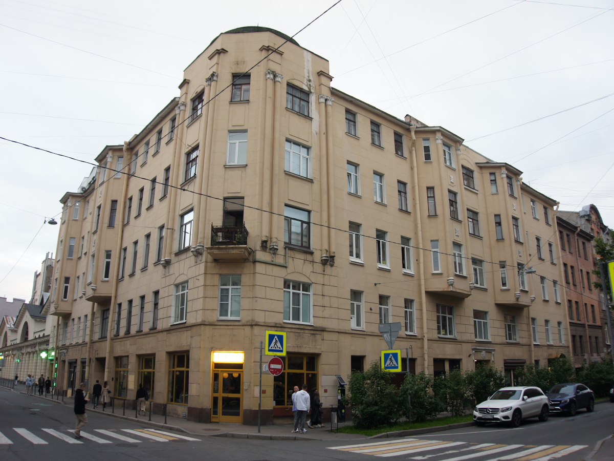 Санкт-Петербург, Гатчинская улица, 18