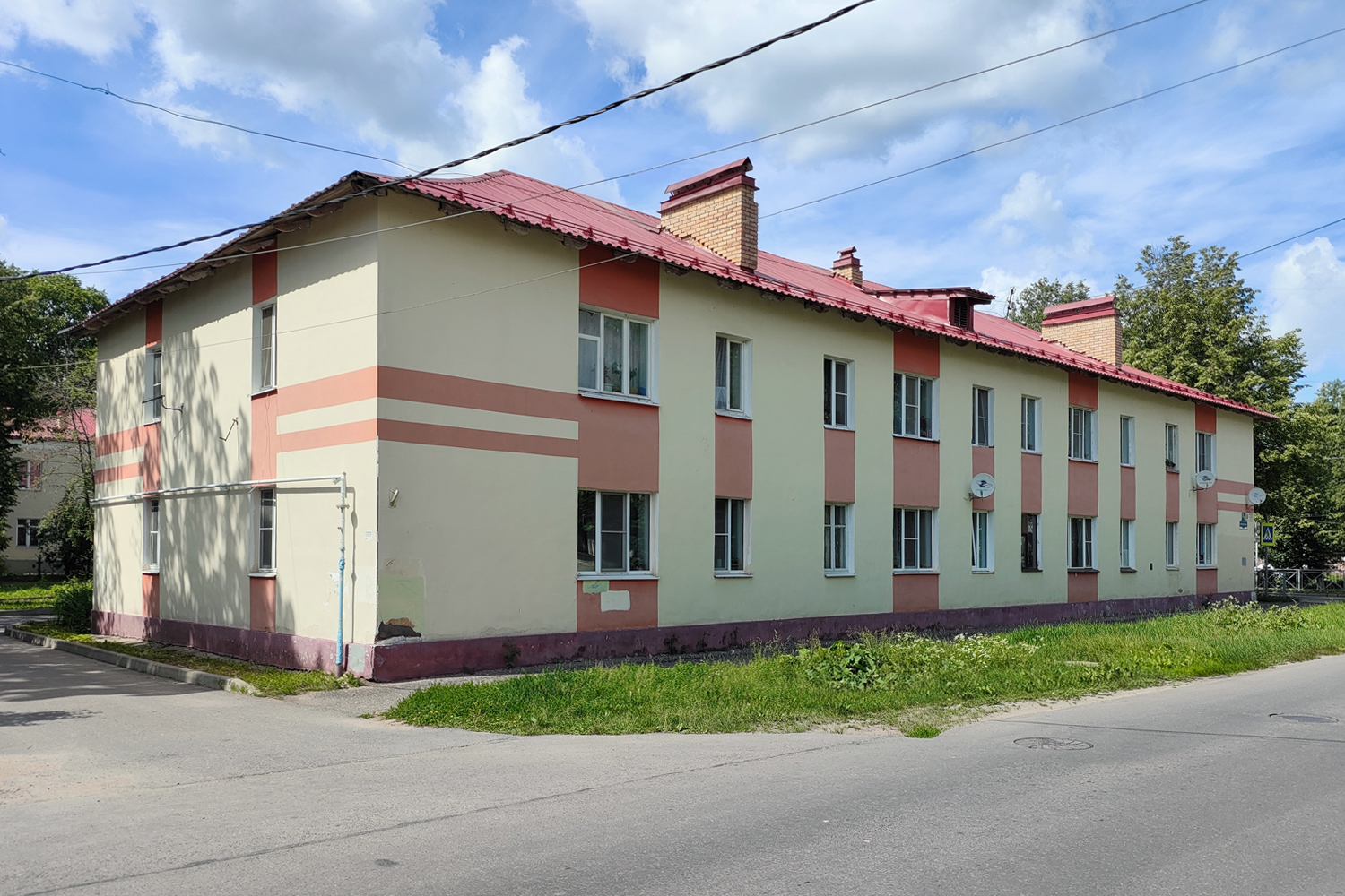Великий Новгород, Улица Красилова, 51 / Улица Рогатица, 28