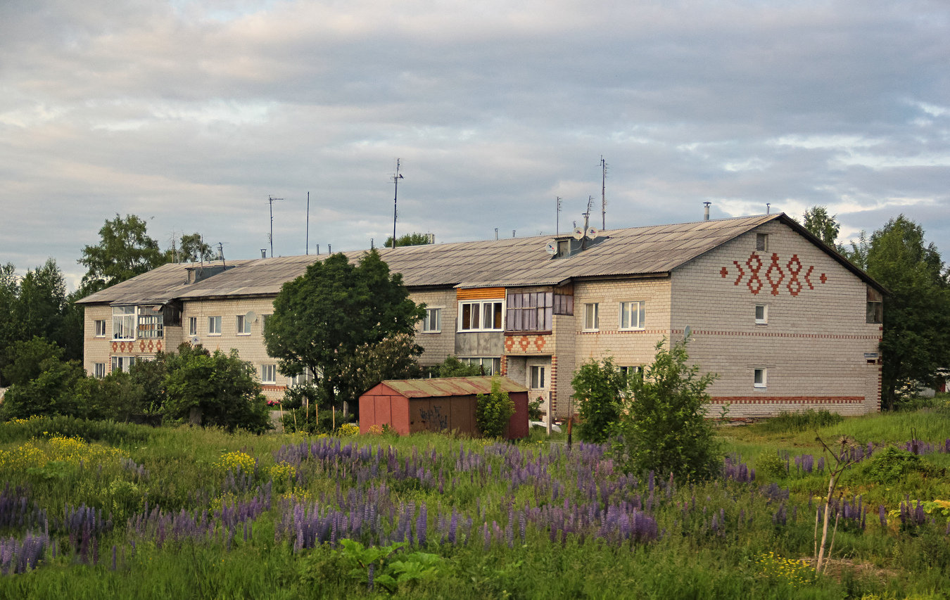 Тохтуева, Молодёжная улица, 1