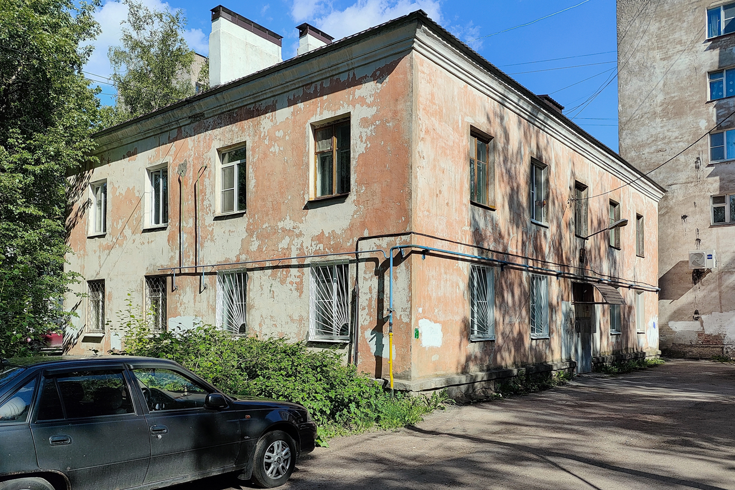 Великий Новгород, Новолучанская улица, 33 Великий Новгород, Новолучанская улица, 33