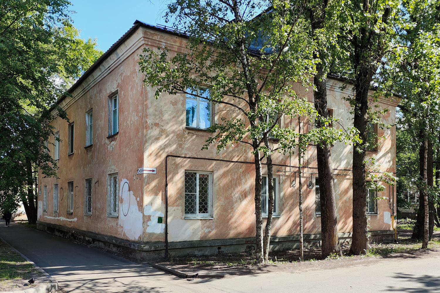 Великий Новгород, Новолучанская улица, 35 Великий Новгород, Новолучанская улица, 35