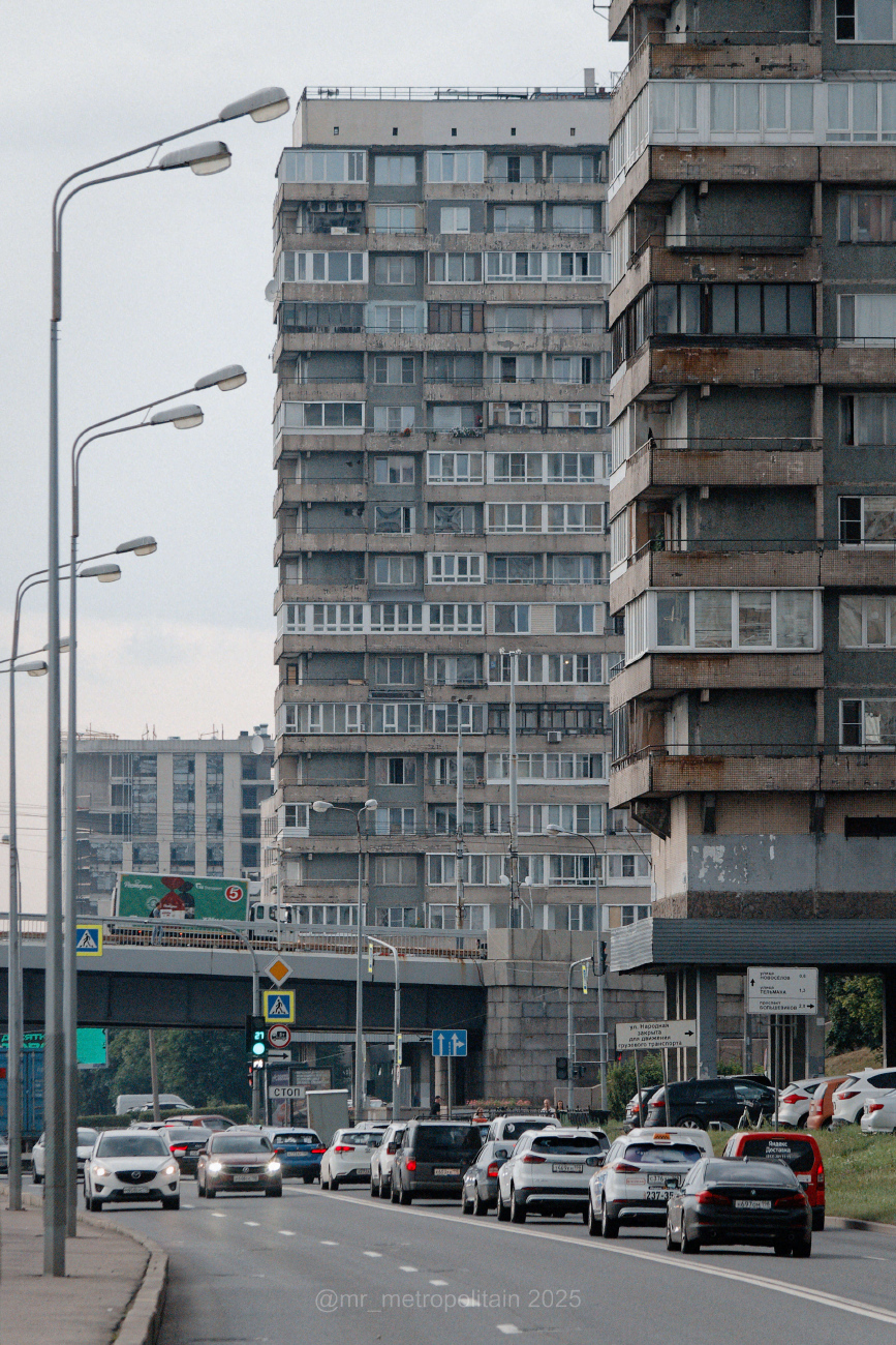 Санкт-Пецярбург, Октябрьская набережная, 68; Октябрьская набережная, 66