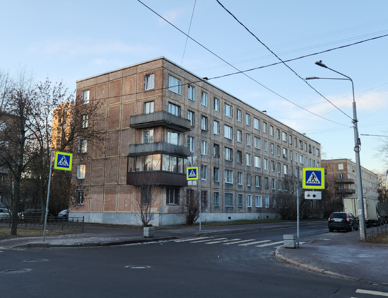 Petersburg, Улица Пинегина, 19