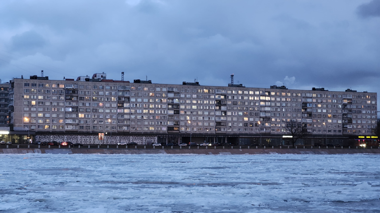 Petersburg, Октябрьская набережная, 70 корп. 1