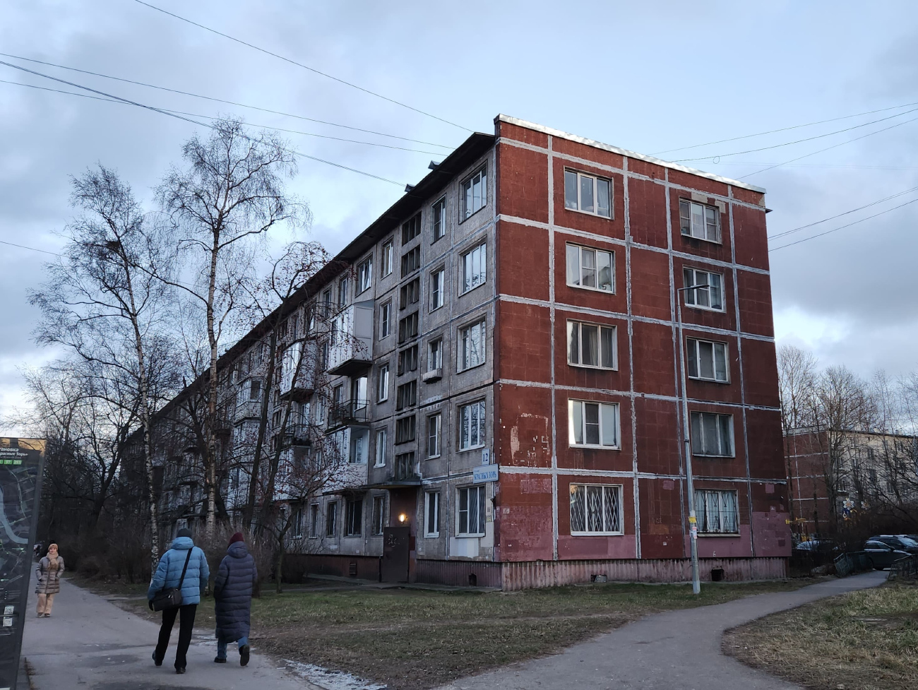 Sankt Petersburg, Бульвар Красных Зорь, 12