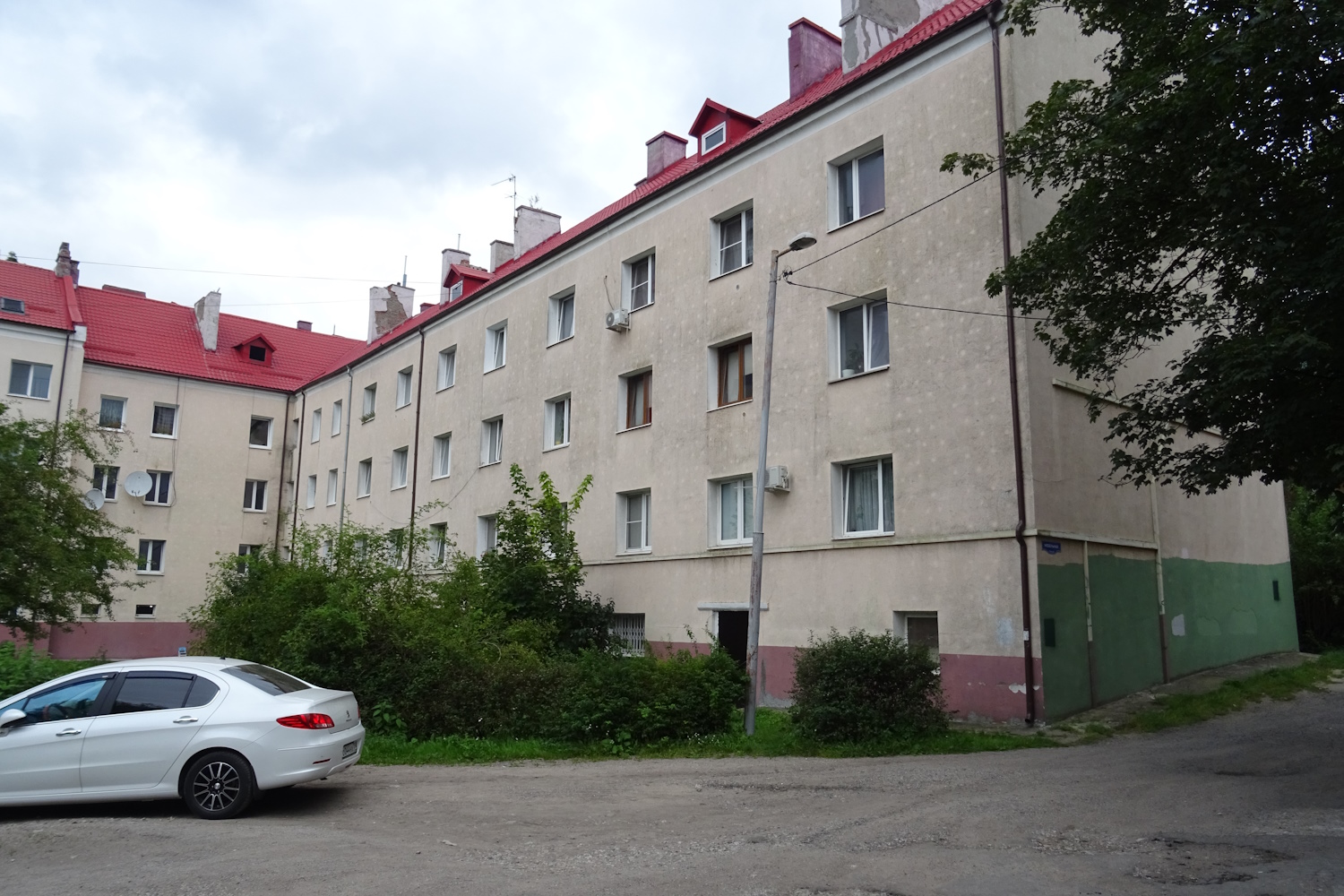 Калининград, Мебельная улица, 10-12