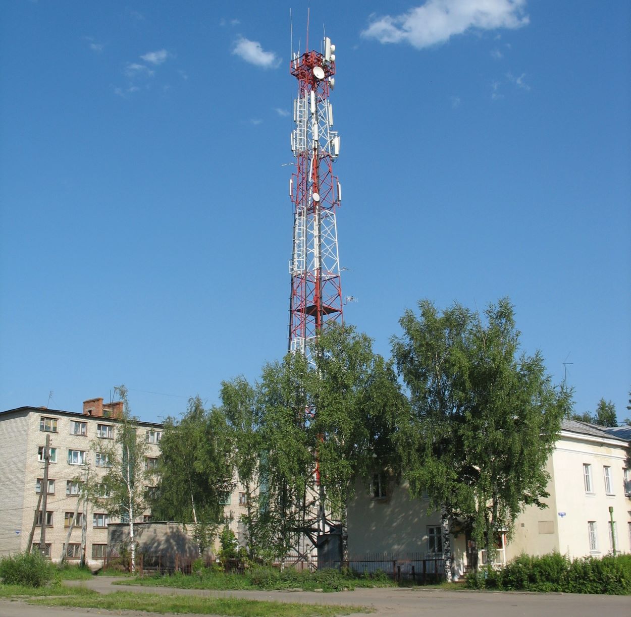 Заволжск, Комсомольская улица, 2; Улица Мира, 9*; Улица Мира, 9