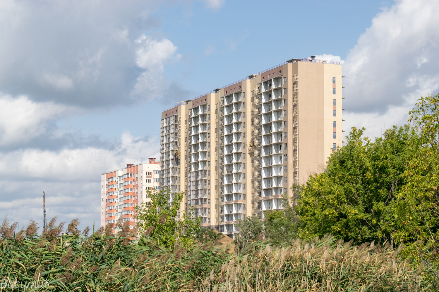 Мариуполь, Улица Покрышкина, 32; Улица Покрышкина, 30