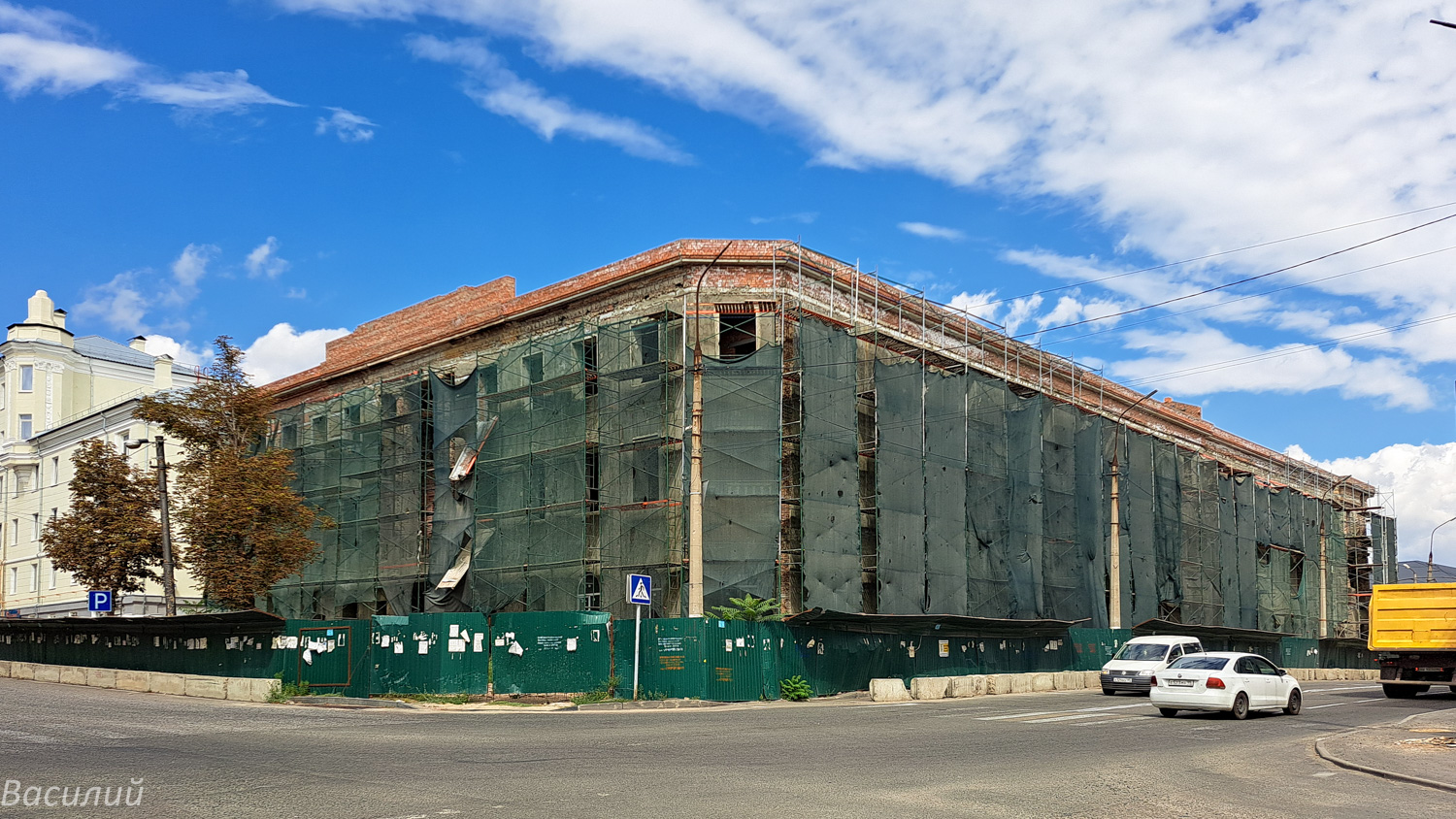 Мариуполь, Проспект Ленина, 9 / Торговая улица, 22