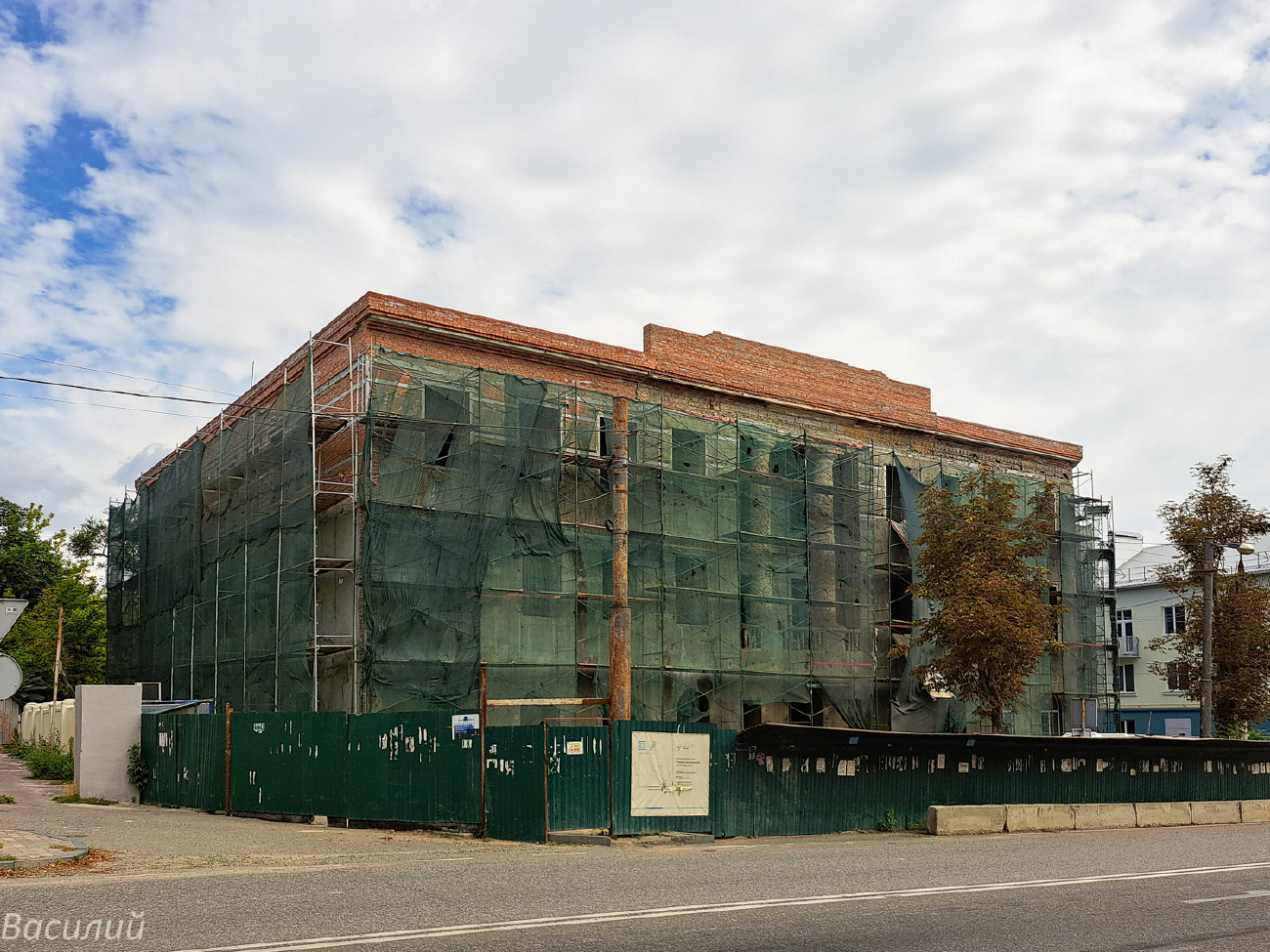 Мариуполь, Проспект Ленина, 9 / Торговая улица, 22