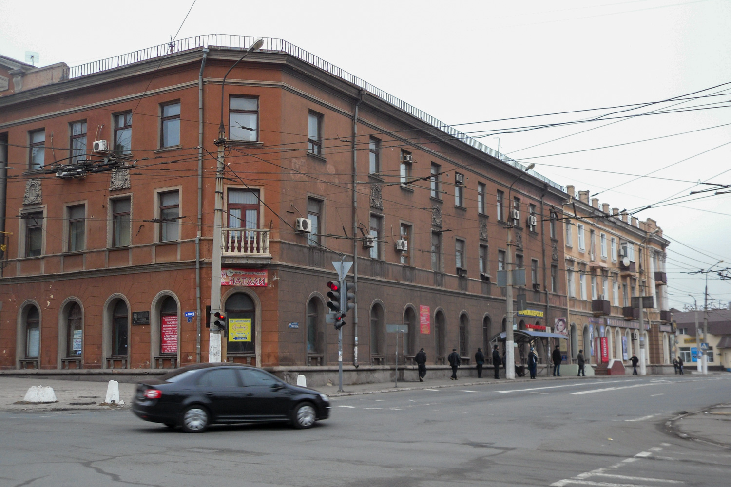 Мариуполь, Проспект Ленина, 9 / Торговая улица, 22