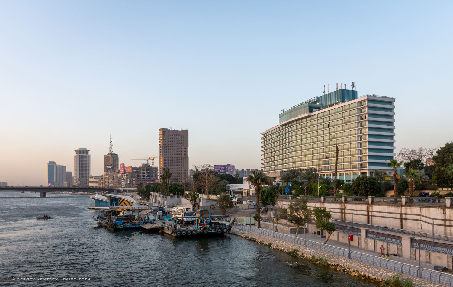 Каир, The Nile Ritz-Carlton; Nile Corniche, 1115