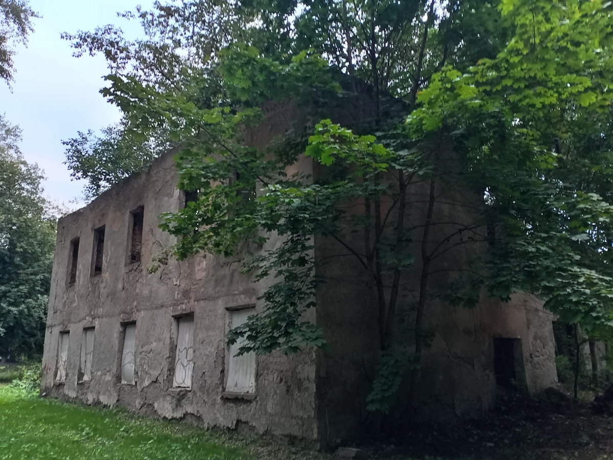 Щербинка, пос. Гарнизон Остафьево, Дорожная улица, 4*