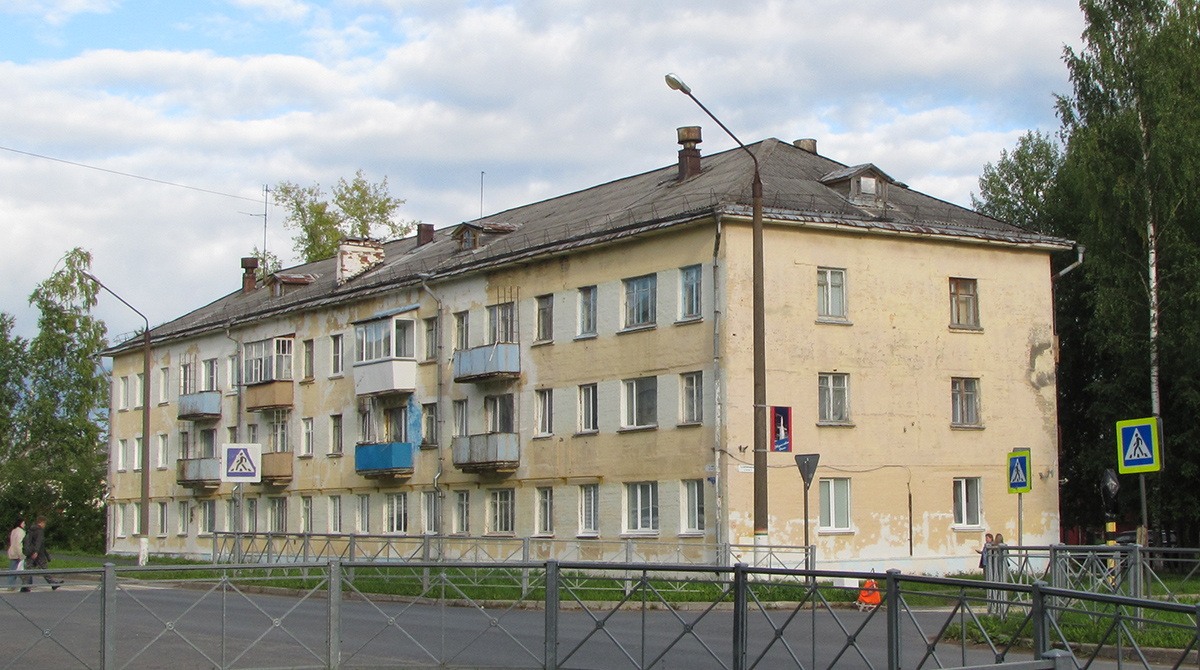 Мирный, Улица Мира, 12