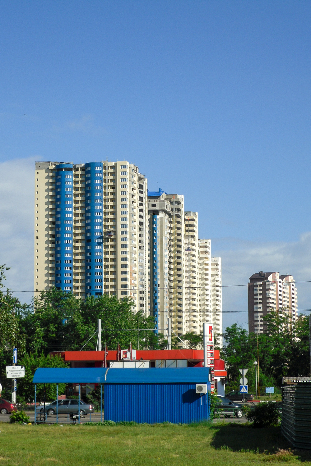 Киев, Харьковское шоссе, 19Б; Харьковское шоссе, 19А; Харьковское шоссе, 17А