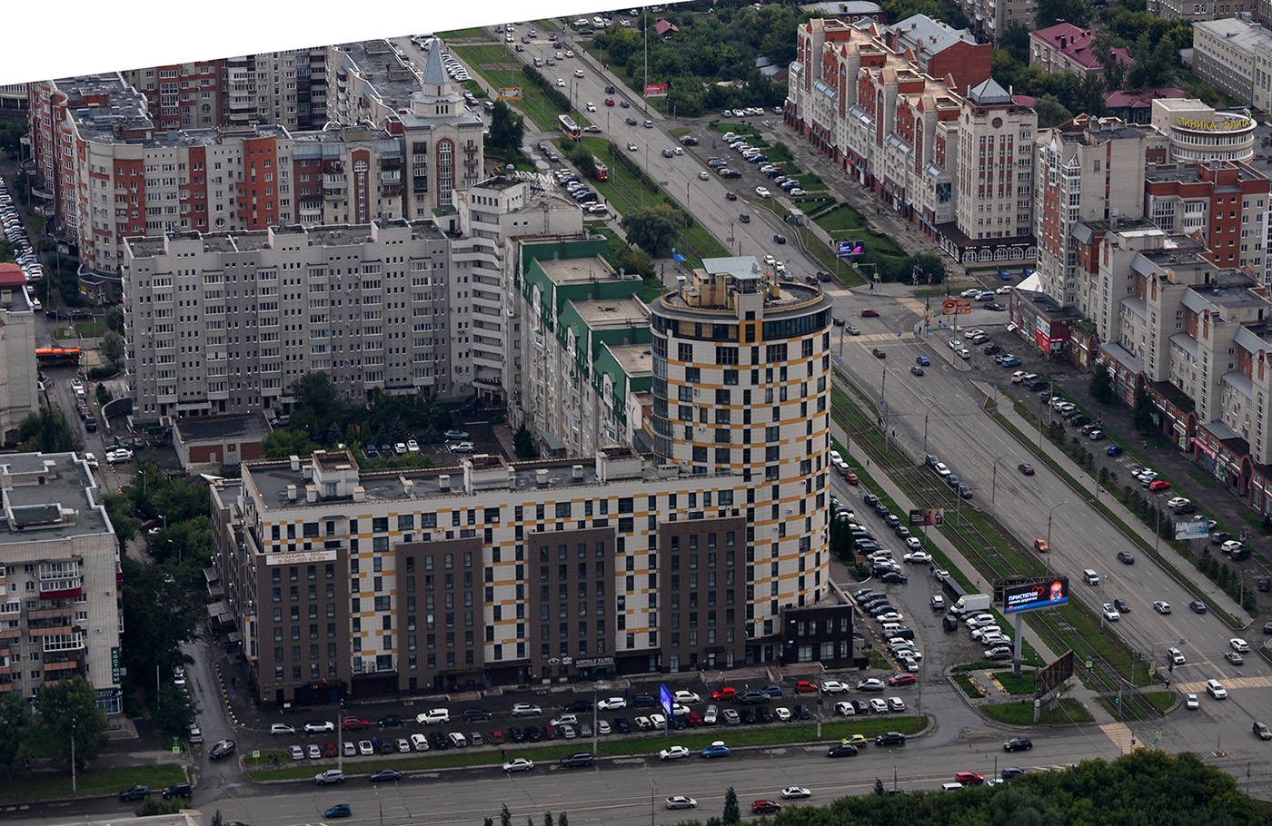 Омск, Улица Масленникова, 58 / Учебная улица, 128; Улица Маршала Жукова, 101; Улица Маршала Жукова, 101 корп. 1 / Улица Маяковского, 3; Учебная улица, 140*; Улица Маршала Жукова, 105 / Улица Маяковского, 18; Улица Маяковского, 16; Улица Маршала Жукова, 78