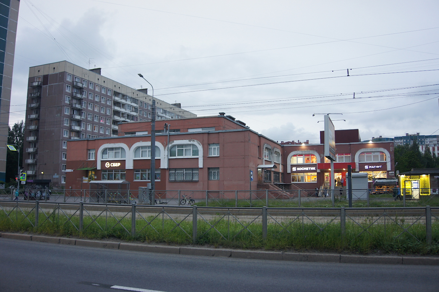 Санкт-Петербург, Проспект Авиаконструкторов, 21 корп. 1; Проспект Авиаконструкторов, 21 корп. 4