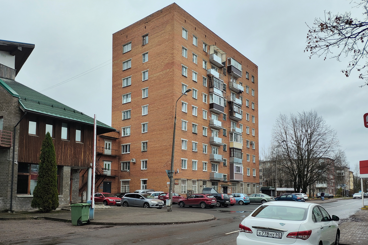 Псков, Стахановская улица, 12