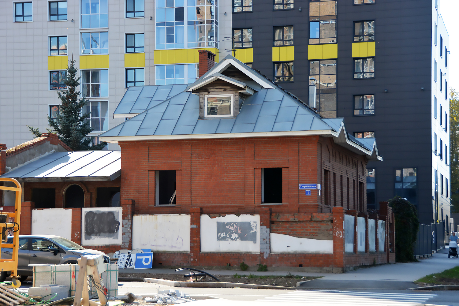 Пермь, Улица Окулова, 22 / Свердловская улица, 1