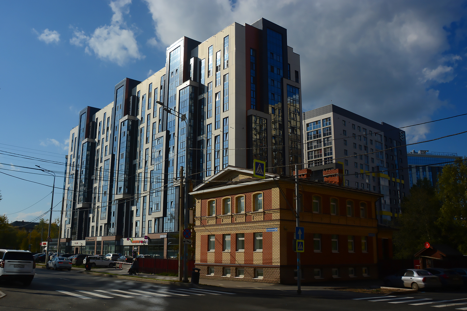 Пермь, Монастырская улица, 60; Монастырская улица, 54 / Свердловская улица, 5