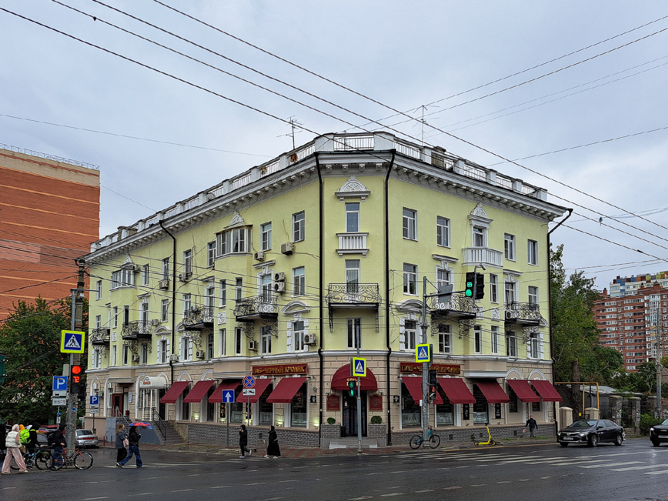 Ростов-на-Дону, Красноармейская улица, 62 / Халтуринский переулок, 95 Ростов-на-Дону, Красноармейская улица, 62 / Халтуринский переулок, 95