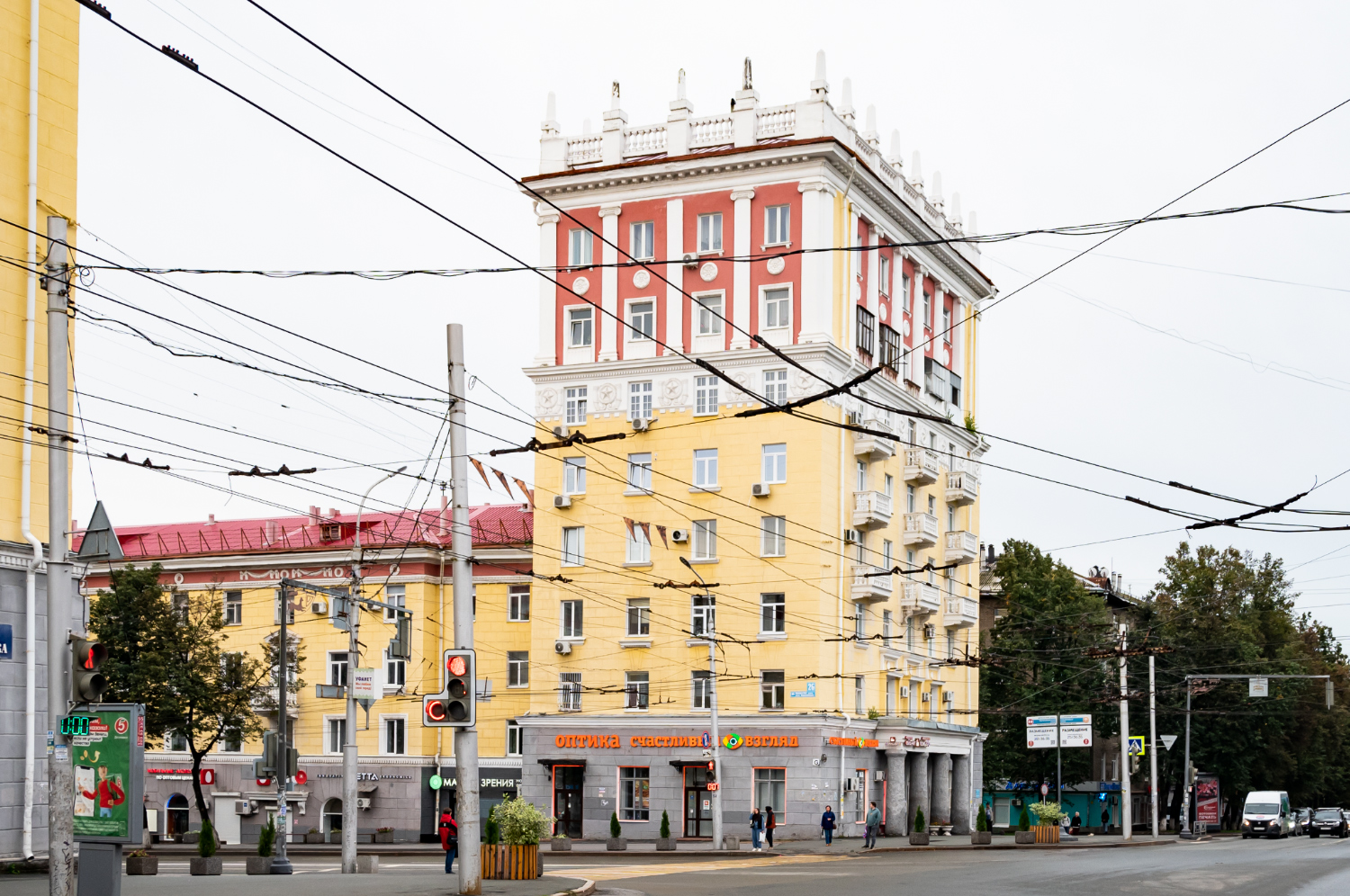 Уфа, Первомайская улица, 26 / Улица Ульяновых, 28