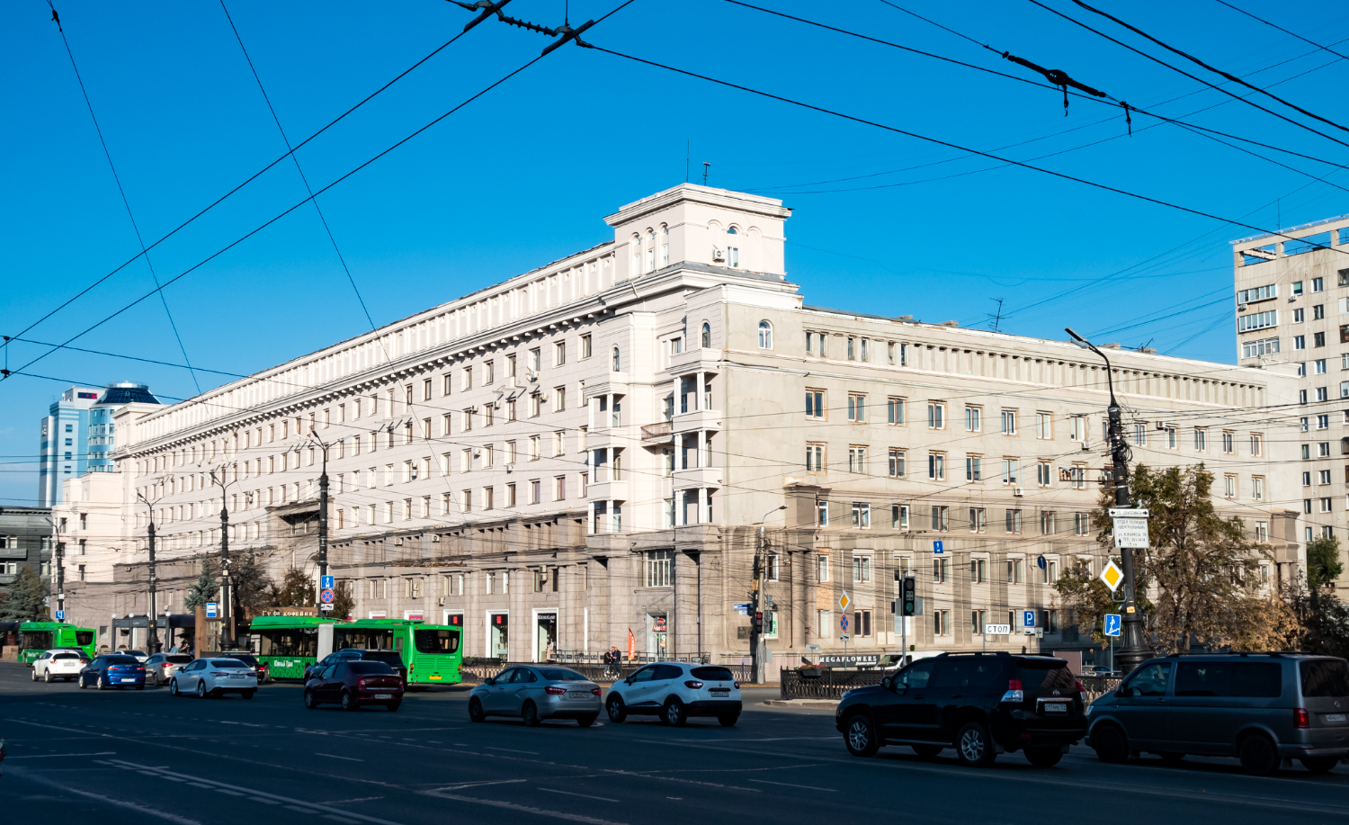 Челябинск, Проспект Ленина, 54 / Улица Цвиллинга, 36