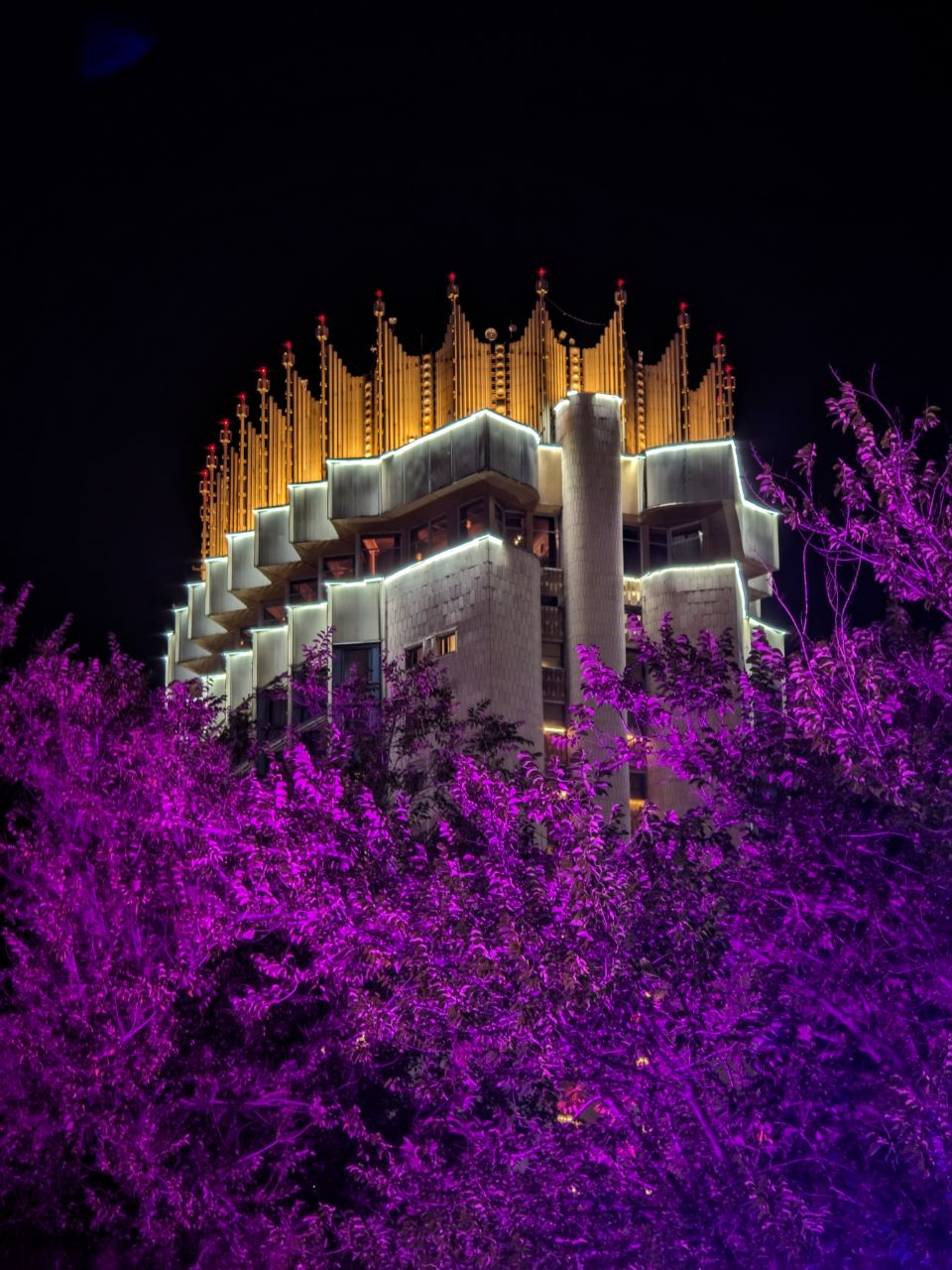 Алматы, Проспект Достык, 52