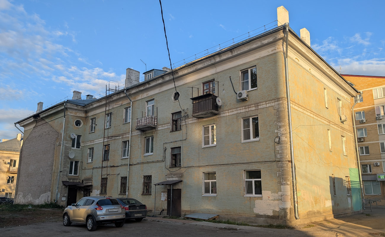 Казань, Ленинградская улица, 23