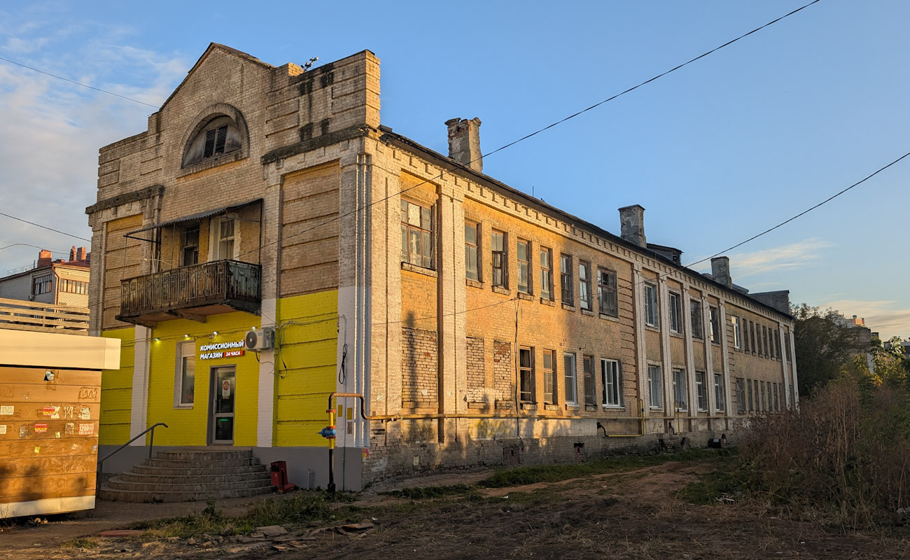 Казань, Ленинградская улица, 21