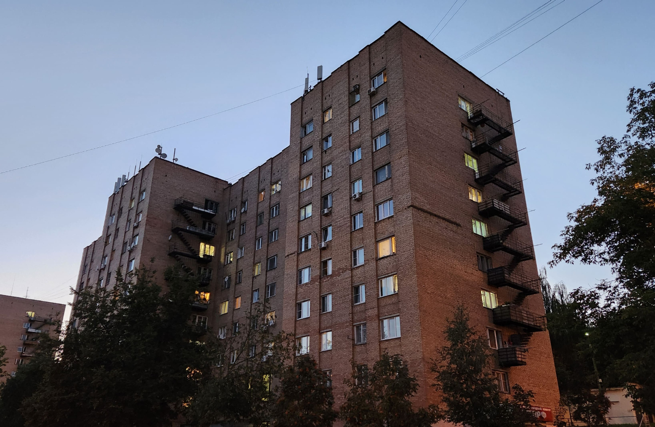 Красногорск, Школьная улица, 2