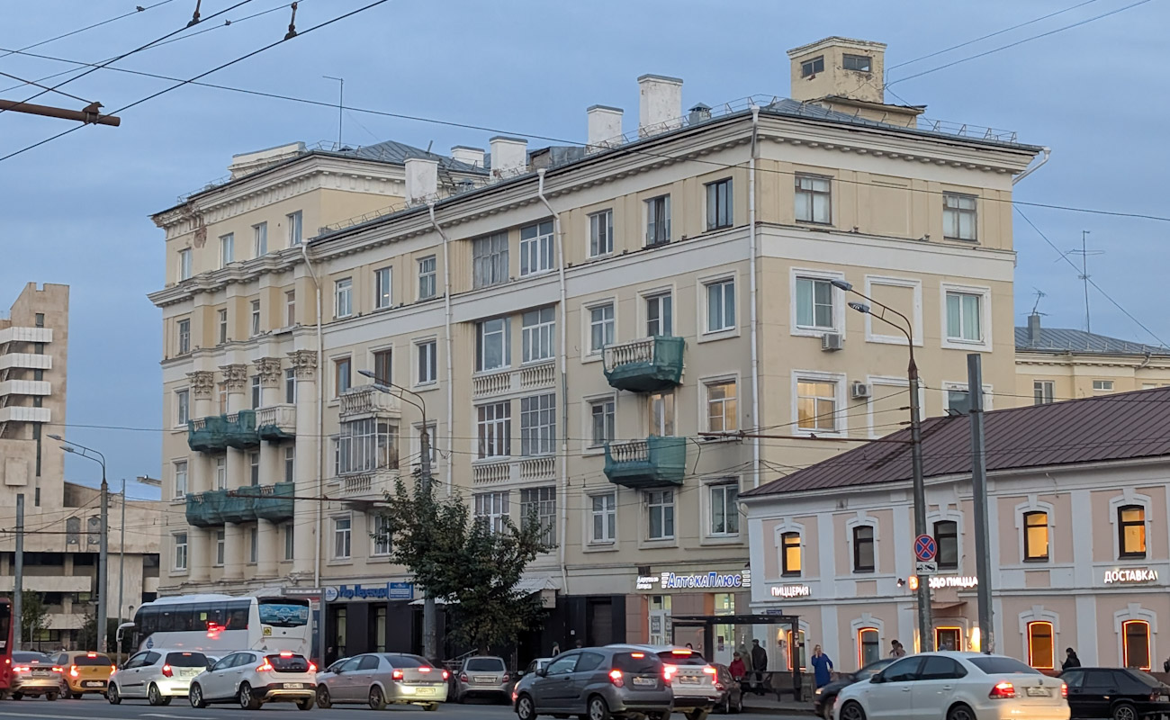 Kaasan, Улица Татарстан, 3 / Улица Шигабутдина Марджани, 2