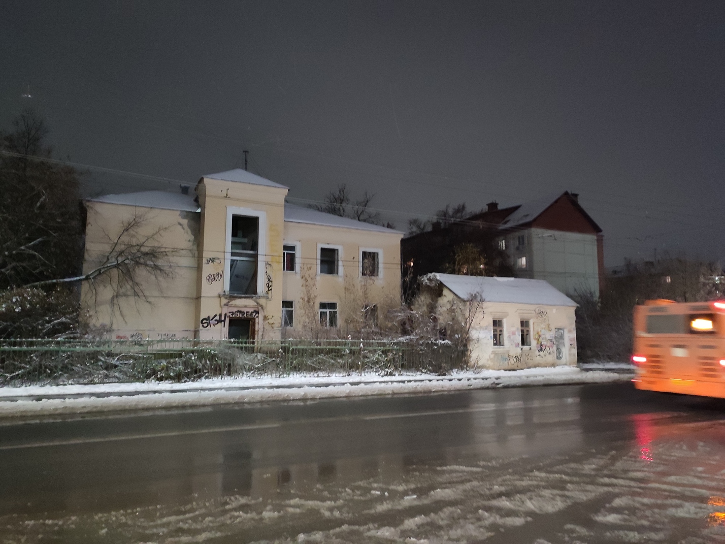 Нижний Новгород, Улица Героя Сутырина, 19 Нижний Новгород, Улица Героя Сутырина, 19