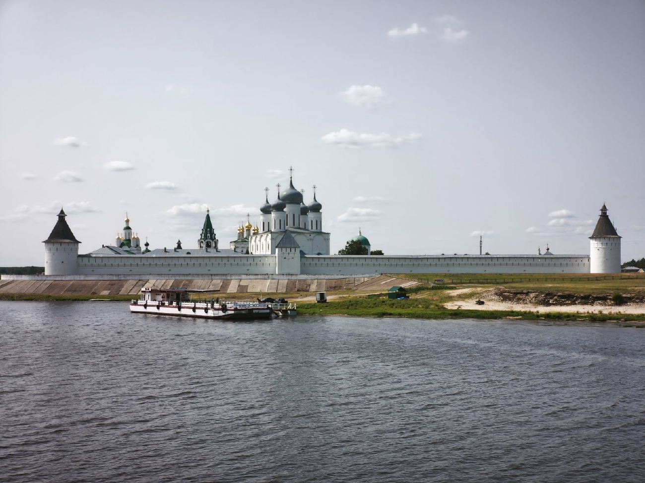Лысковский район, прочие н.п., пос. Макарьево, улица Набережная, 1 (южная башня); пос. Макарьево, улица Набережная, 1 (юго-восточная башня); пос. Макарьево, улица Набережная, 1 (Троицкий собор); пос. Макарьево, улица Набережная, 1 (восточная башня)