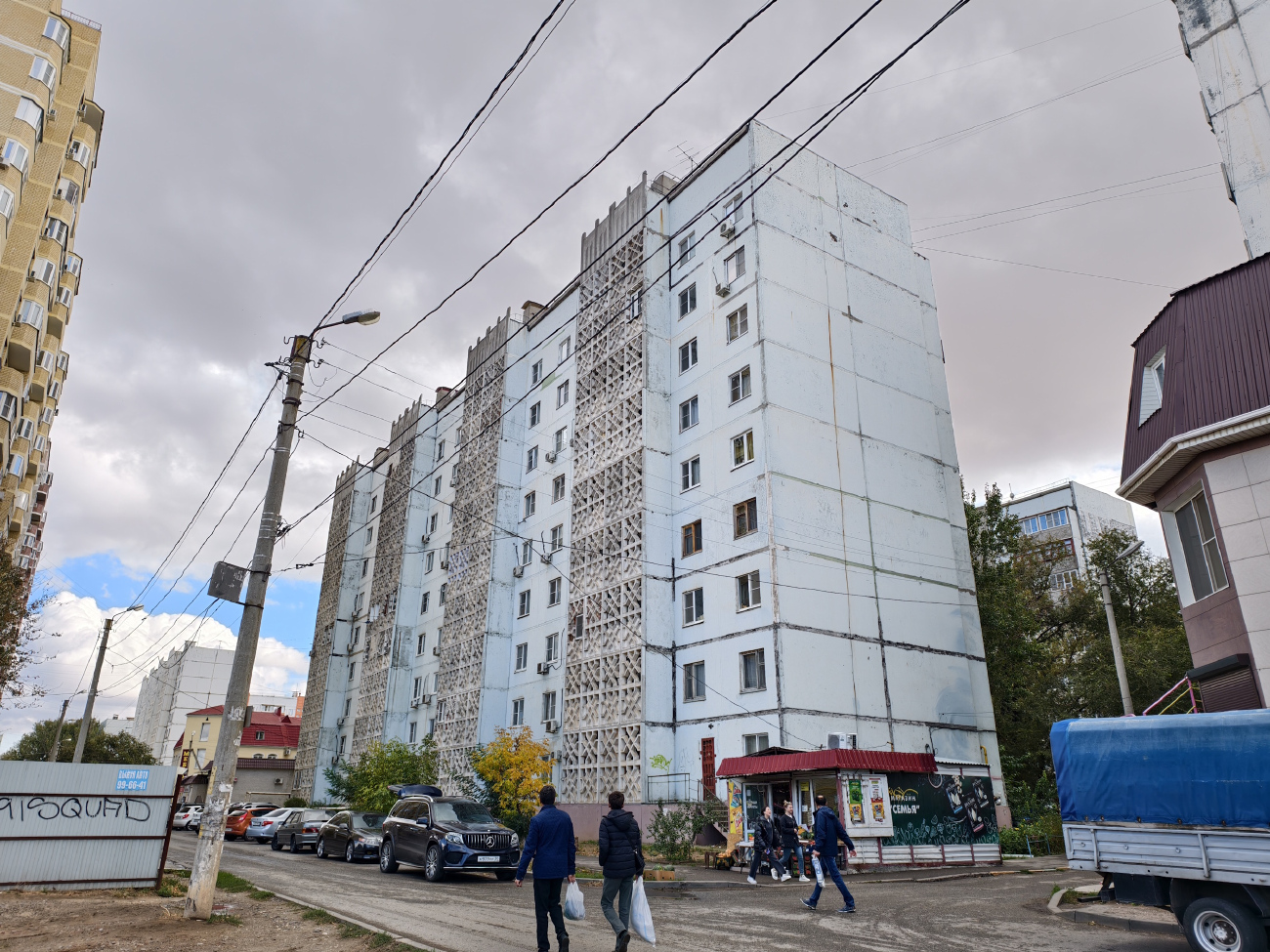 Астрахань, Улица Валерии Барсовой, 13 корп. 1