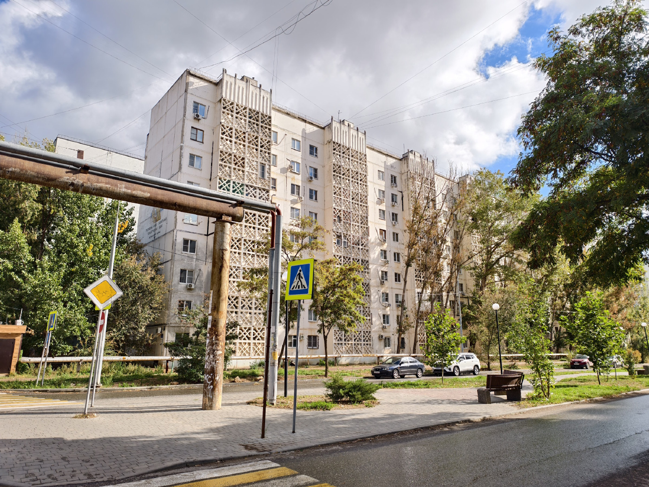 Астрахань, Улица Валерии Барсовой, 12