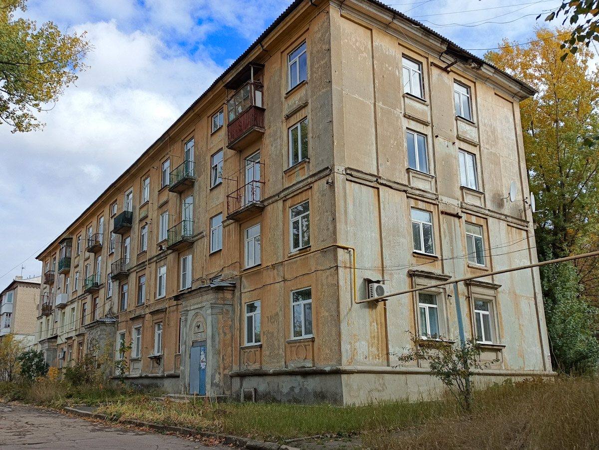 Ясиноватая, Улица Машиностроителей, 11