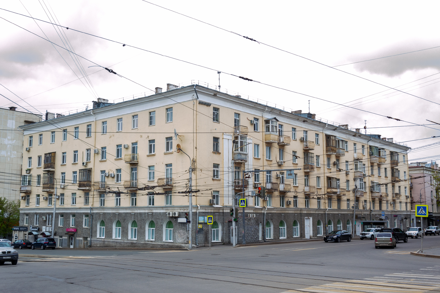 Уфа, Улица Карла Маркса, 63 / Революционная улица, 33