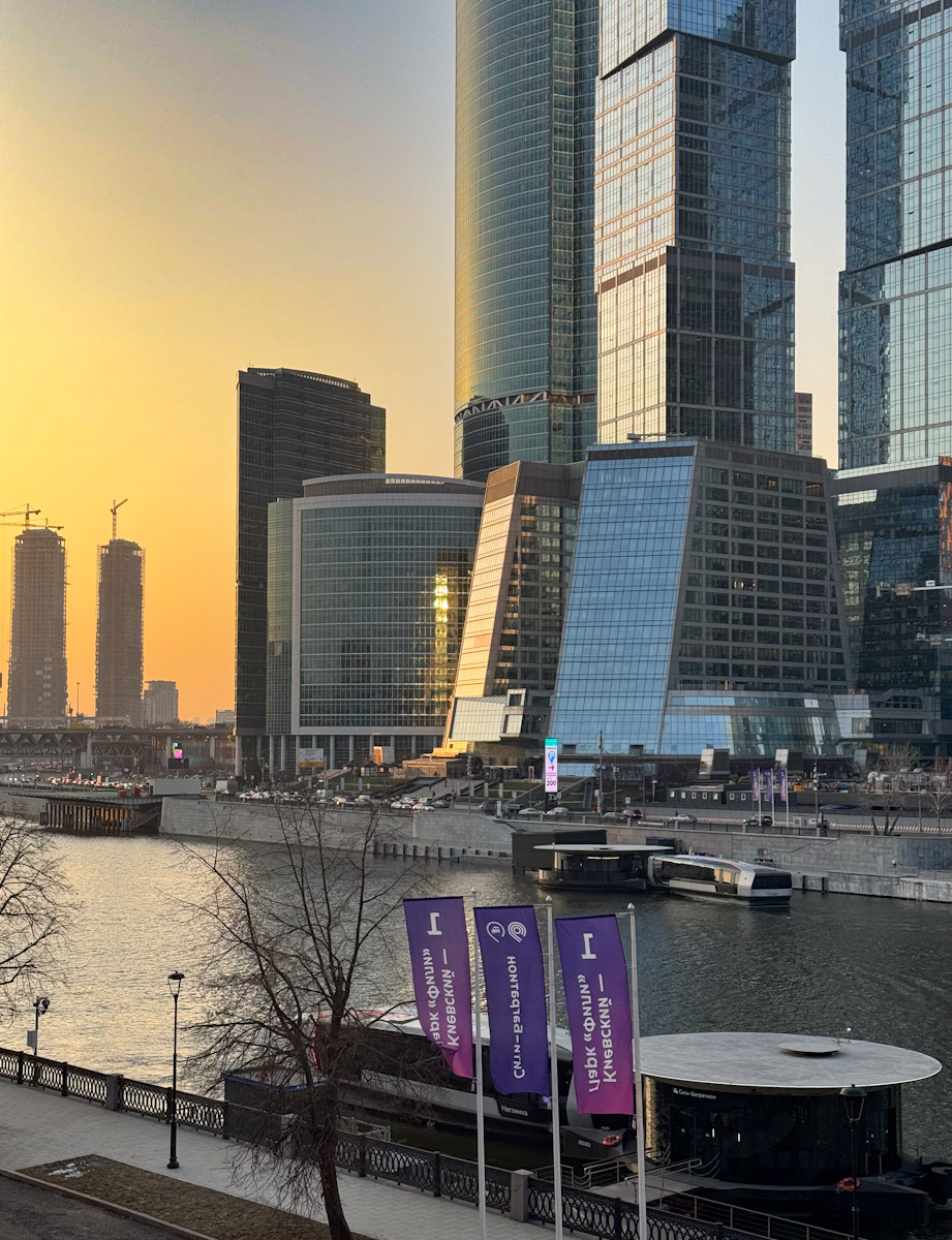 Москва, Пресненская набережная, 10; Пресненская набережная, 8; Пресненская набережная, Причал «Сити - Центральный»; Набережная Тараса Шевченко, Причал «Сити - Багратион» Москва, Пресненская набережная, 10; Пресненская набережная, 8; Пресненская набережная, Причал «Сити - Центральный»; Набережная Тараса Шевченко, Причал «Сити - Багратион»