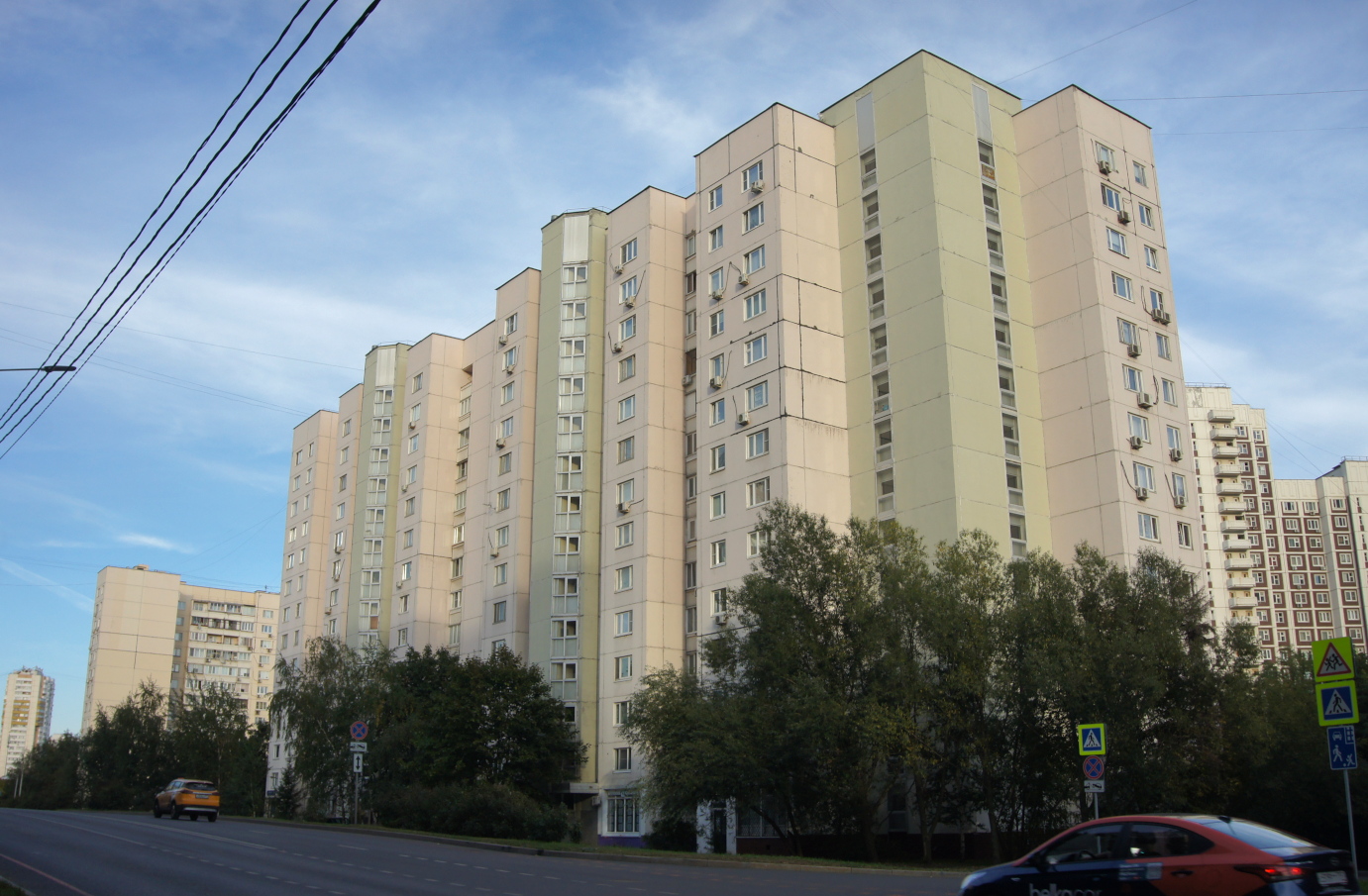 Москва, Улица Верхние Поля, 18 Москва, Улица Верхние Поля, 18