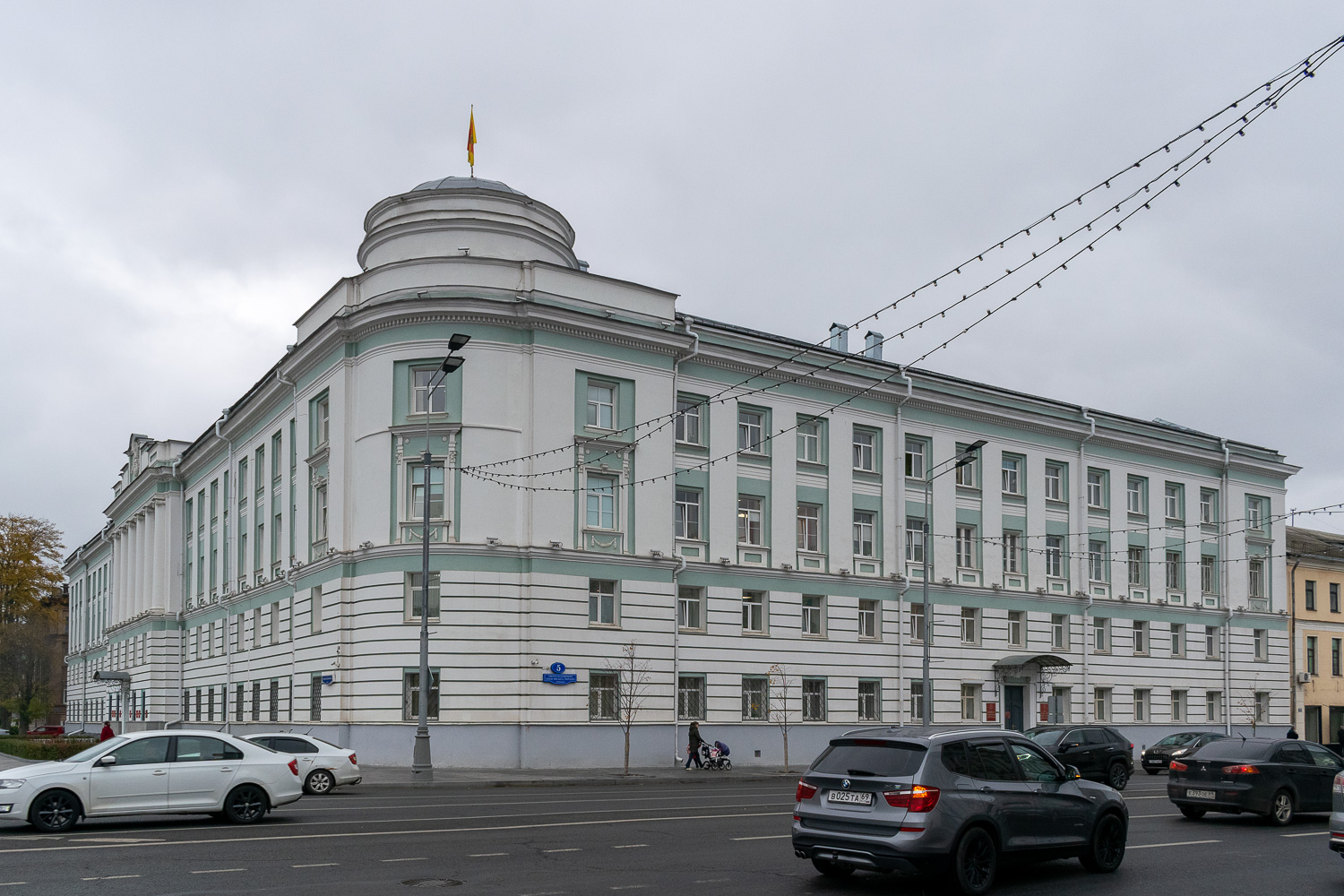 Тверь, Советская улица, 23 / Улица Володарского, 46 / Рыбацкая улица, 2 Тверь, Советская улица, 23 / Улица Володарского, 46 / Рыбацкая улица, 2